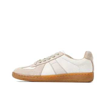 VCA Abrasion Resistant, Breathable, Moisture Wicking, Lightweight Low Top Skateboard Shoes Women's Milk Tea