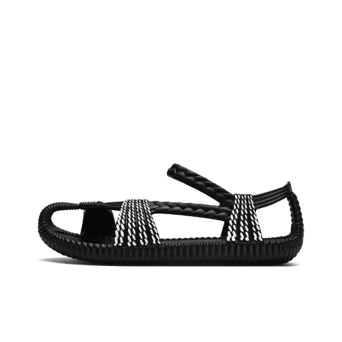Budding Bear Beach Sandals Unisex
