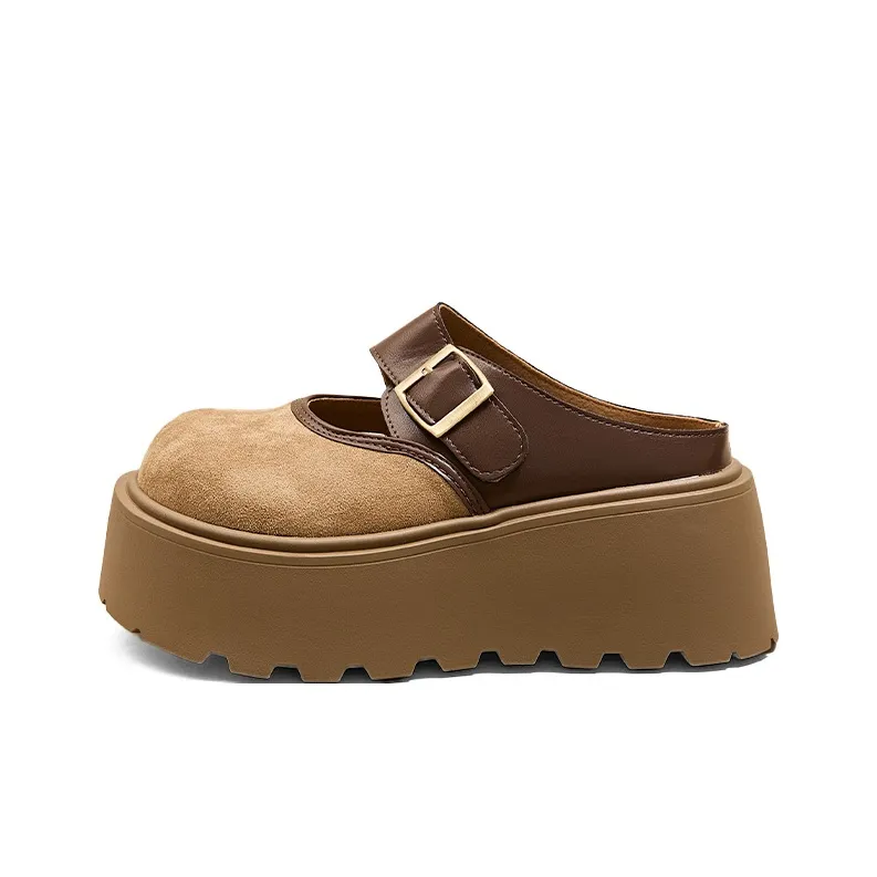 A Poinsettia Princess Closed Toe Slippers Women's Brown-5