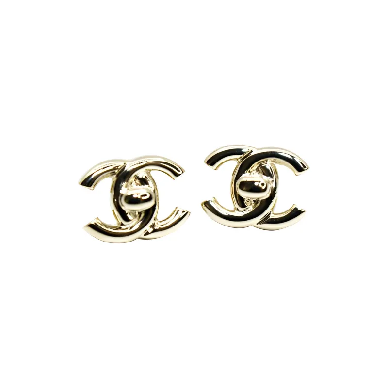 CHANEL 1996 Cc Turn lock Brooch-0