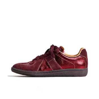 VCA Low Top Skateboard Shoes Women's Burgundy