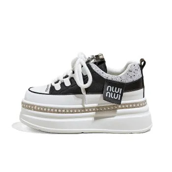 A Poinsettia Princess Skateboard Shoes Women's