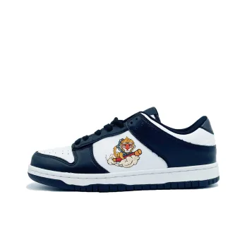 PAIN OR PLEASURE Low Top Skateboard Shoes Unisex Black White