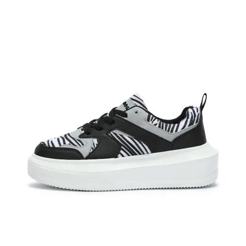 Singing Abrasion Resistant Lightweight Height Increasing Low Top Skateboard Shoes Unisex Black