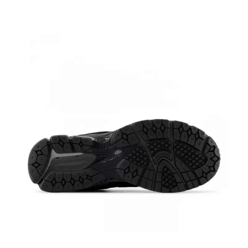 New Balance 2002R Ripstop Black-3