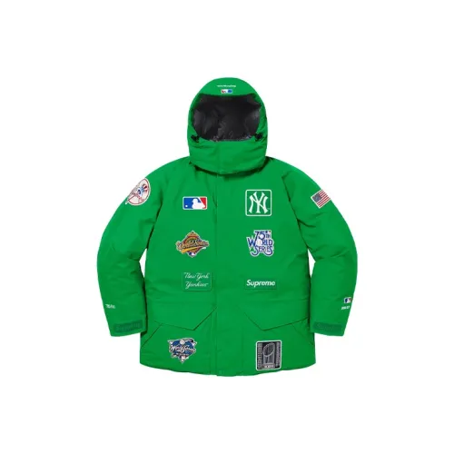 Supreme New York Yankees GORE TEX 700 Fill Down Jacket