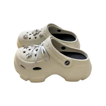 Mrs. Hui Slippers / Home Slippers