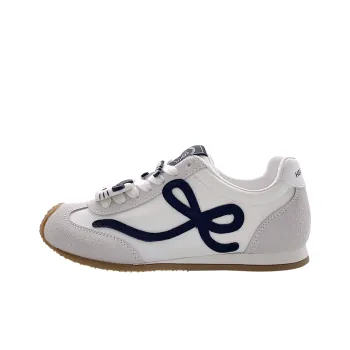 Hello Kitty White Abrasion Resistant Breathable Low Top Casual Shoes Women's