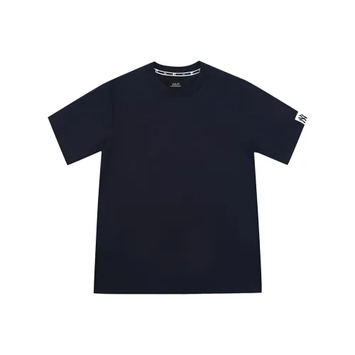 Kurz geschnittenes T-Shirt mit abfallender Schulterpartie