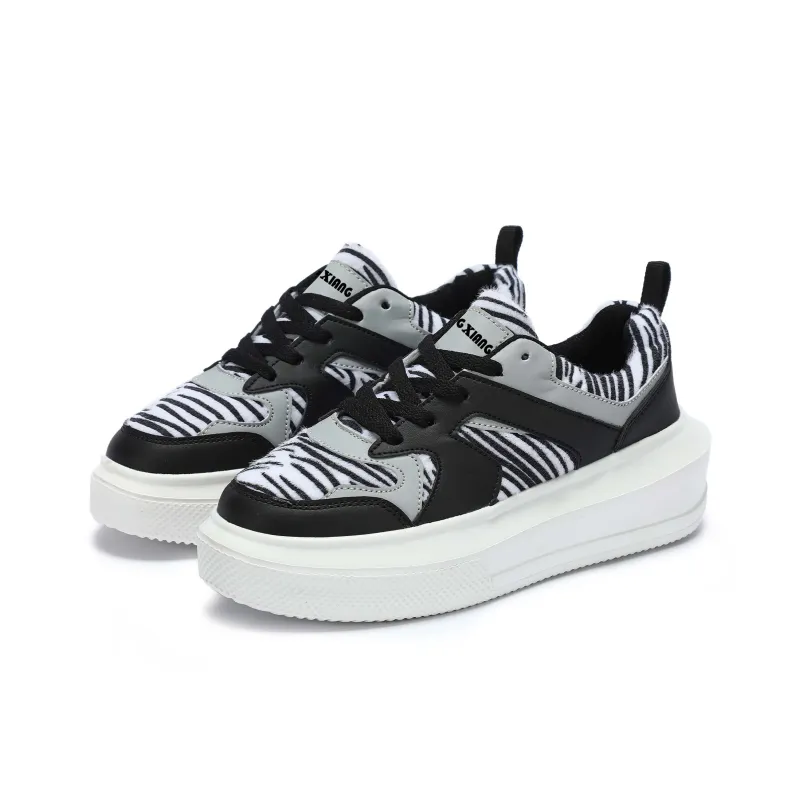 Singing Abrasion Resistant Lightweight Height Increasing Low Top Skateboard Shoes Unisex Black-3