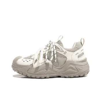 Old Meow Low Top Casual Shoes Women's Ecru