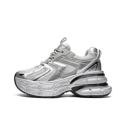 ZHR Chaser Of The Light Abrasion Resistant Low Top Chunky Sneakers Women's