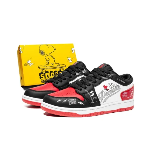 SNOOPY SB Collection Low Top Skateboard Shoes Men's Black Red