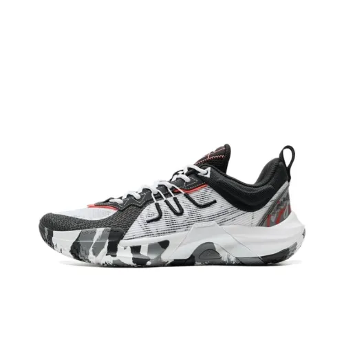 XTEP Anti Slip Wear Resistant Low Top Basketball Shoes Men's Black White Gray