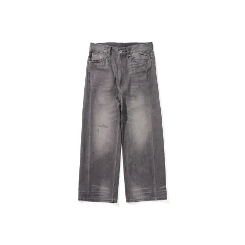 frayed-hem denim jeans