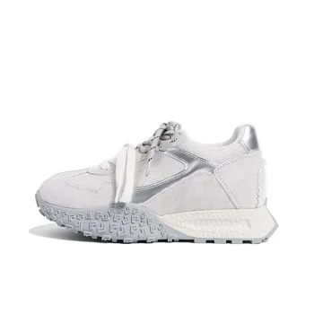 A Poinsettia Princess Abrasion Resistant Low Top Casual Shoes Women's