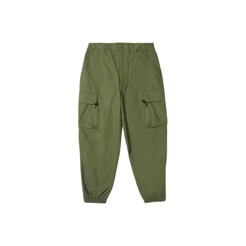 These neutral-coloured Terrain shorts from