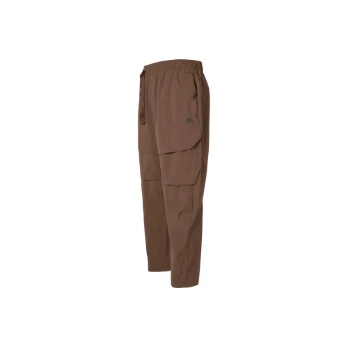 Nike SPORTSWEAR TECH PACK Cargo Pants Men Brown