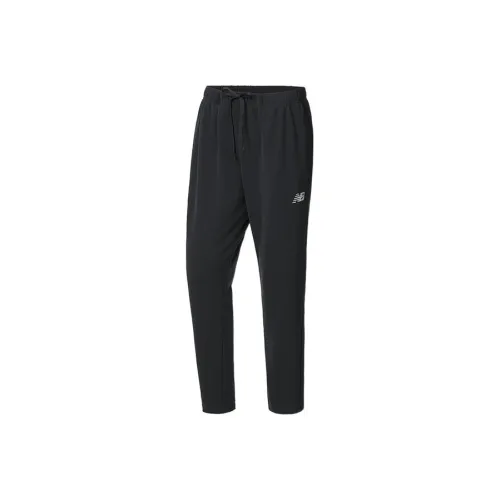 New Balance Joggers & Sweatpants Knitted Sweatpants Men Black
