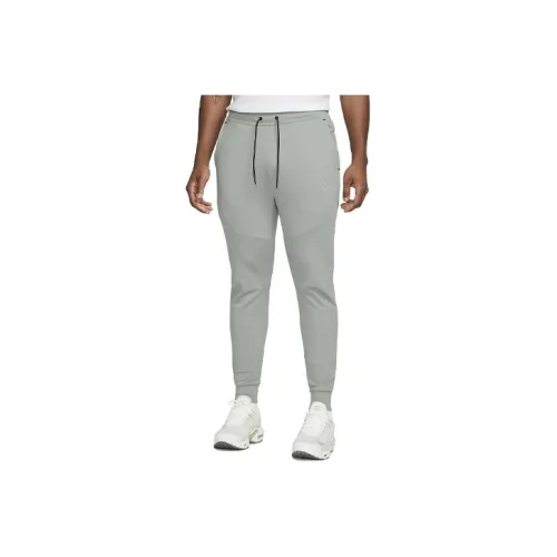 Nike Sportswear Tech Fleece Lightweight Men's Slim-Fit Jogger Sweatpants