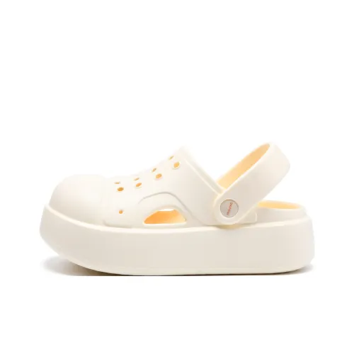 DAPHNE Clogs Women's