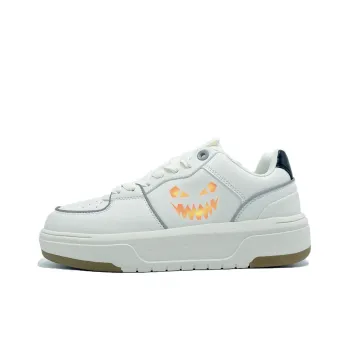 PAIN OR PLEASURE Low Top Skateboard Shoes Unisex White