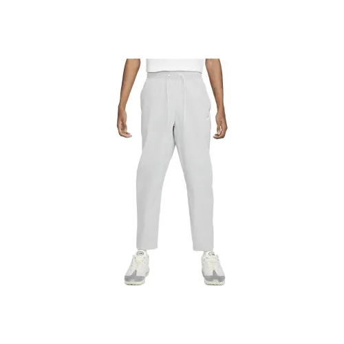 Nike Club Men's Woven Tapered Leg Pants
