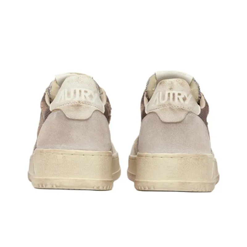 AUTRY Medalist Abrasion Resistant Low Top Skateboard Shoes Men's White Umber-3