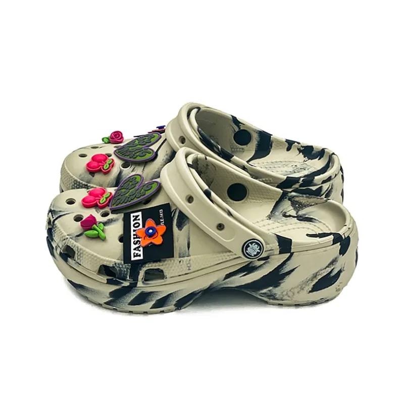 OUBT Camouflage Ink-Wash Style Closed Toe Clogs Women's Khaki-4