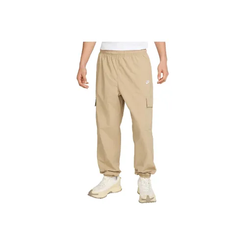 Nike Club Men's Woven Cargo Pants