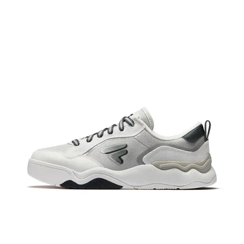 FILA FUSION KICK II DX CVS Low Top Skateboard Shoes Men
s White Gray