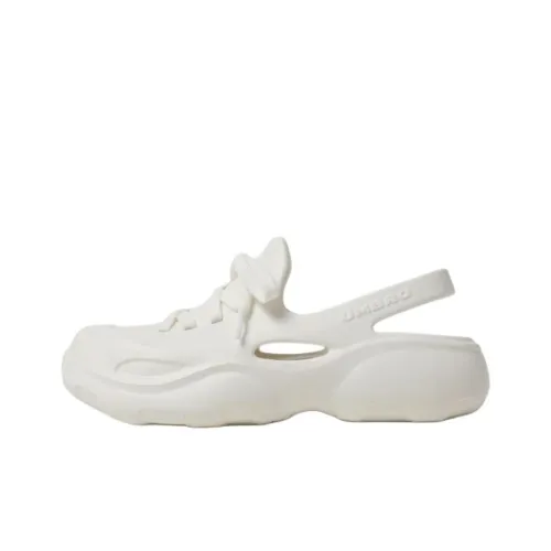 Umbro Anti Slip Wear Resistant Low Top Casual Shoes Unisex White