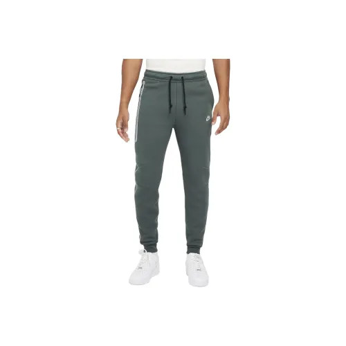 Nike Tech Men's Reflective Details Fleece Joggers
