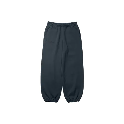 Sports Suit consisting of short sleeve t-shirt and bermuda shorts