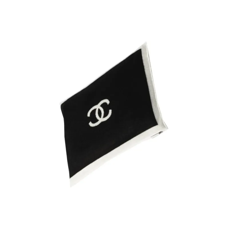 CHANEL Travel Set, Gift Box Set Black/Beige-3