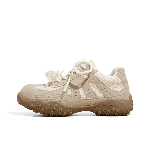 A Poinsettia Princess Slip Resistant Casual Shoes Women's Beige Yellow