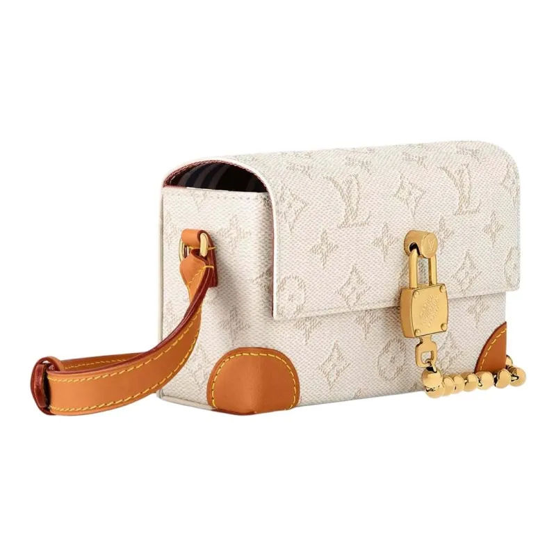 LOUIS VUITTON Steamer Wearable Wallet-1