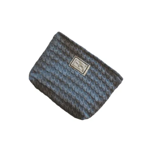 Clutches & Wristlets