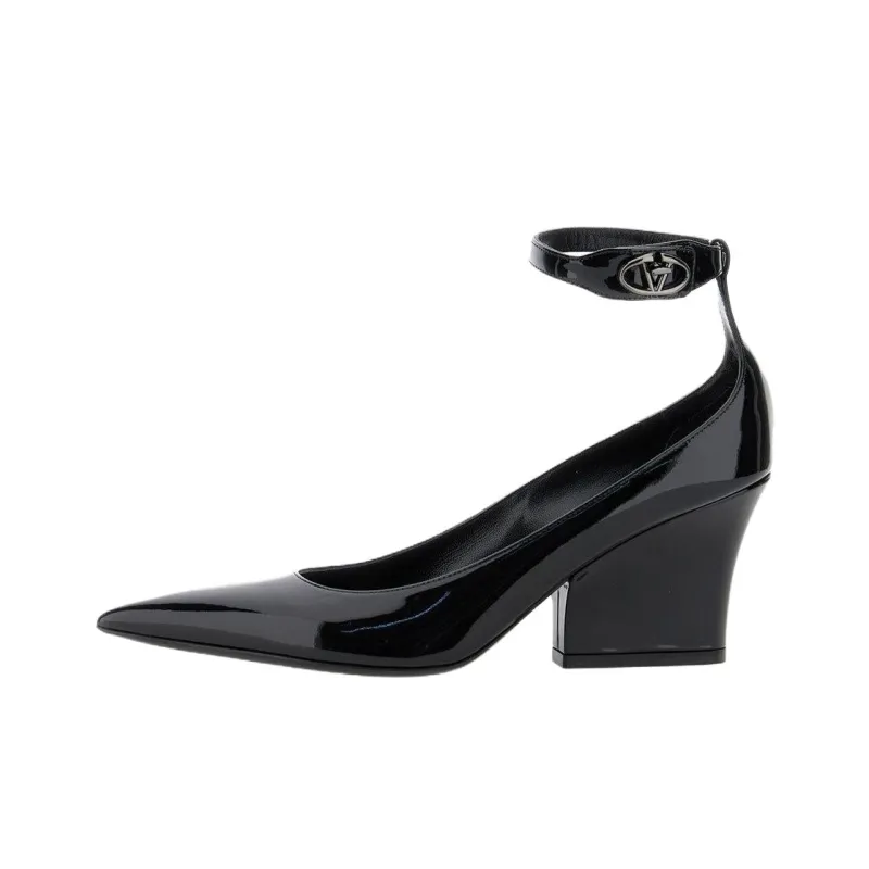 Valentino Logo Plaque Pointed Toe Pumps-0