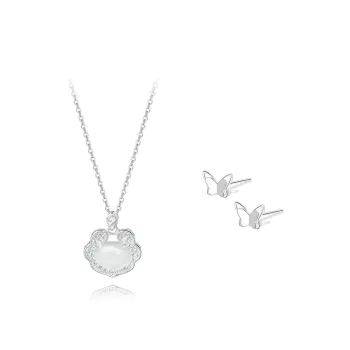 BLANK IN BLANK Chalcedony Necklaces Women's