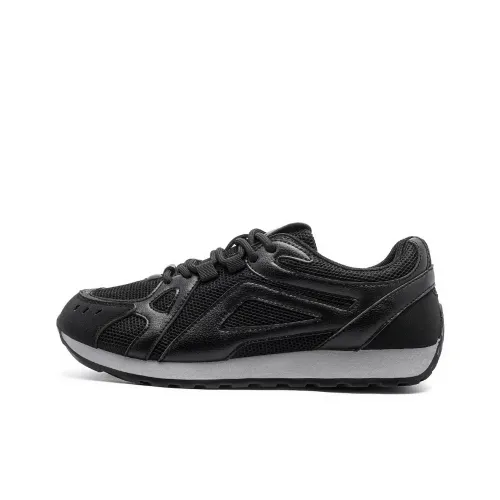 DEERWAY Height Increasing Abrasion Resistant Lightweight Slip Resistant Low Top Casual Shoes Women's Black