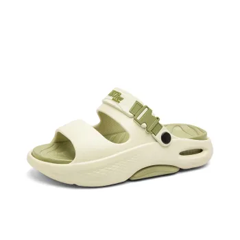 Budding Bear Beach Sandals Men's