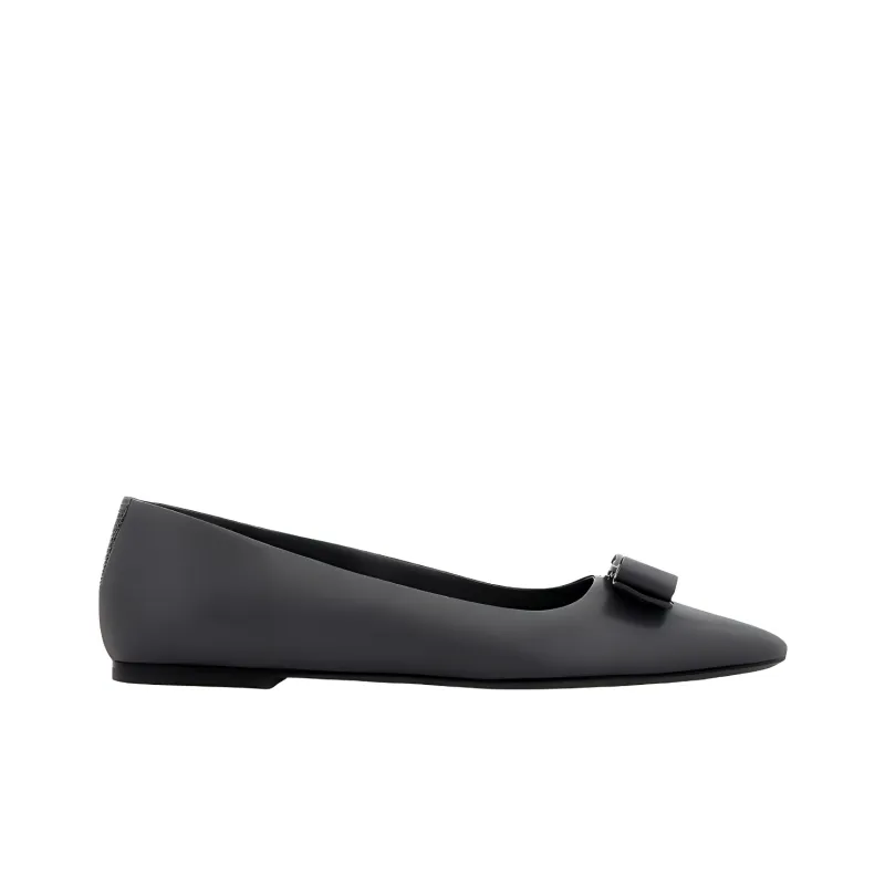 FERRAGAMO Vara Casual Single Shoes Women's Black-1