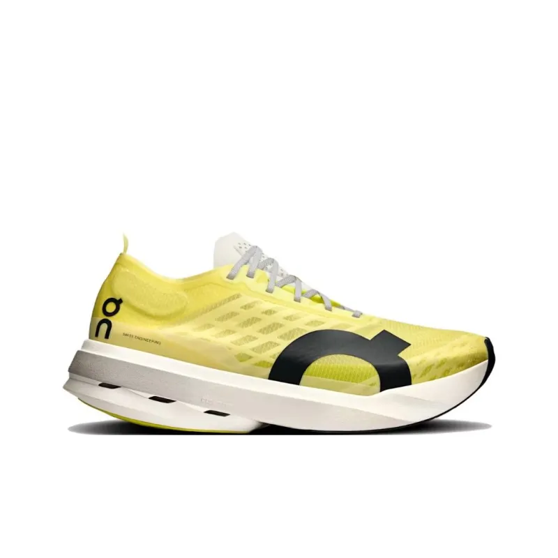 On Running Cloudboom Strike Limelight Wolf-1