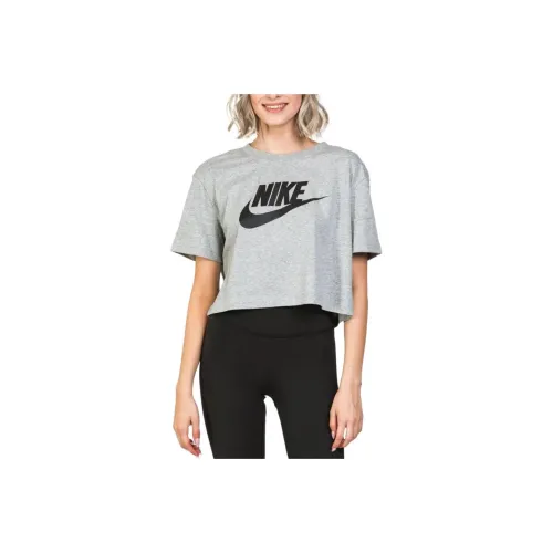 Nike Sportswear Essential Women's Cropped Logo T Shirt