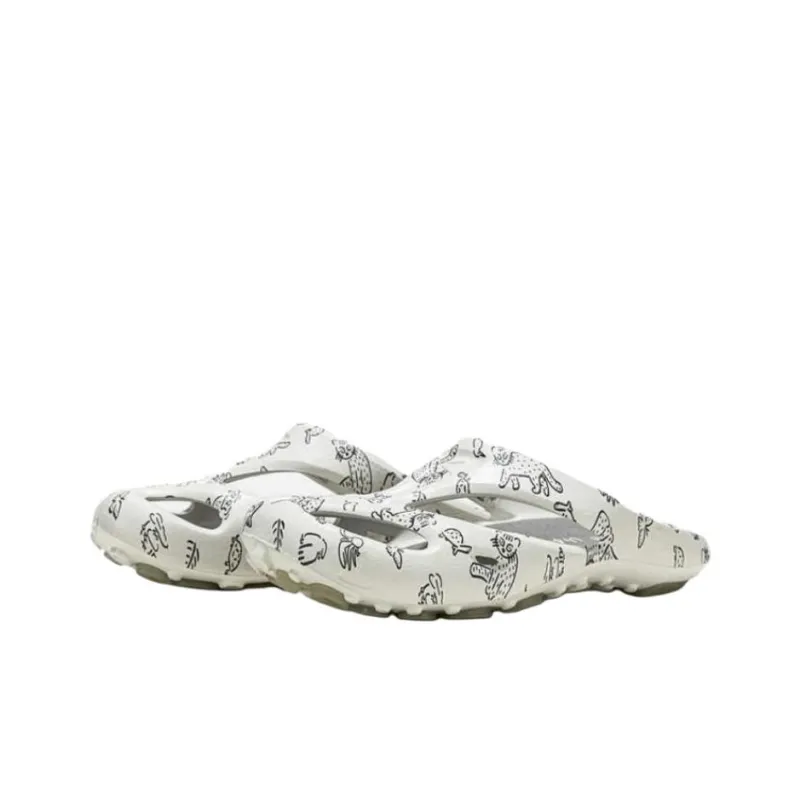 US4 IRIOMOTE x KEEN Rubber Sole Slip Resistant Closed Toe Slippers Unisex White-1