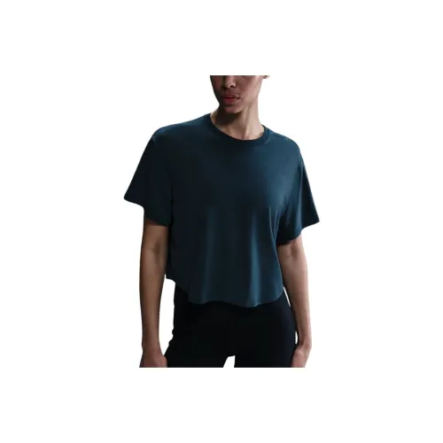 Nike One Relaxed Women's Dri-FIT Cropped Short-Sleeve Top