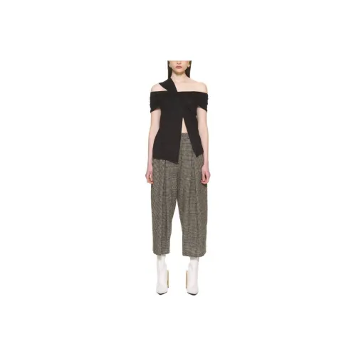 PushBUTTON T-Shirts Women's Black
