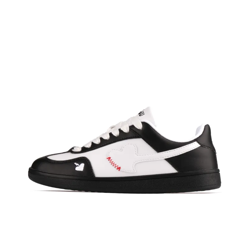 AND U Slip Resistant And Abrasion Resistant Coverage Low Top Heartfelt Artistic Skateboard Shoes Unisex-0