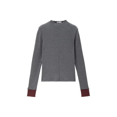 UNIQLO T Shirt Women's Gray & Dark Red